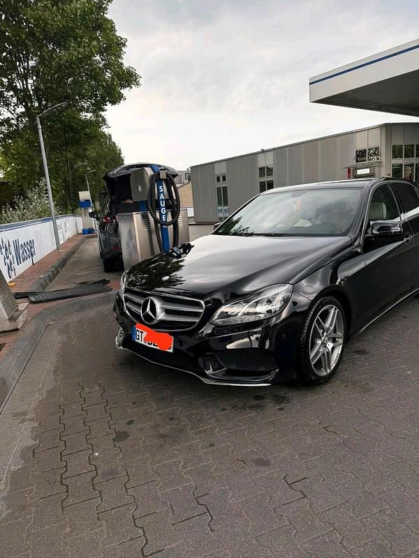 Schwarz Gebraucht 2013 Mercedes E350 Sport Limousine | 23.900 € (Teuer) - Bild 1/4