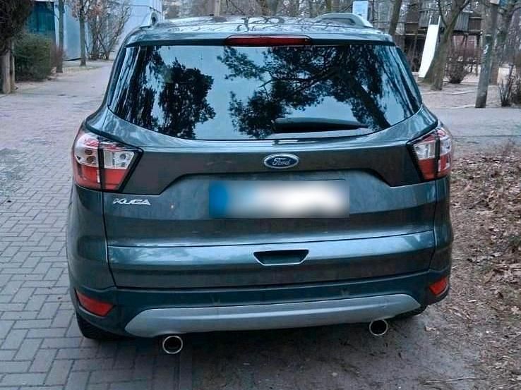 Gebraucht Ford Kuga 120 PS (88 kW) 2017 Grau SUV