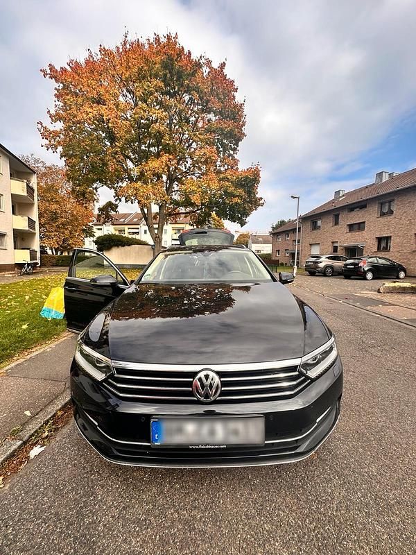 Gebraucht VW Passat Highline 150 PS (110 kW) 2016 Schwarz Kombi