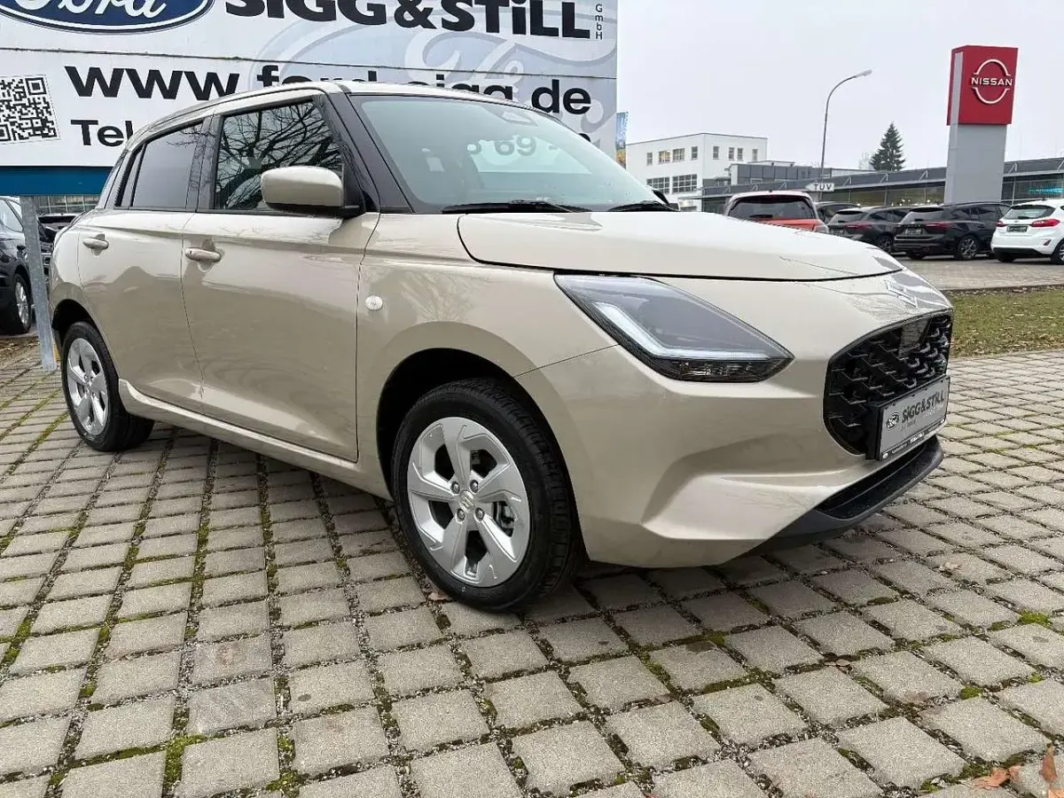 Neu Suzuki Swift Comfort 83 PS (61 kW) 2026 Beige Kleinwagen