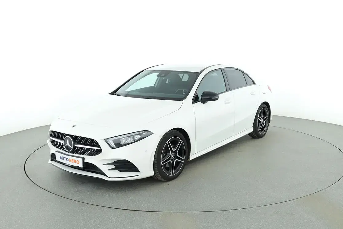 Gebraucht Mercedes A200 AMG line 163 PS (119 kW) 2019 Limousine