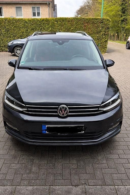 Gebraucht VW Touran Highline 150 PS (110 kW) 2020 Grau Van / Kleinbus