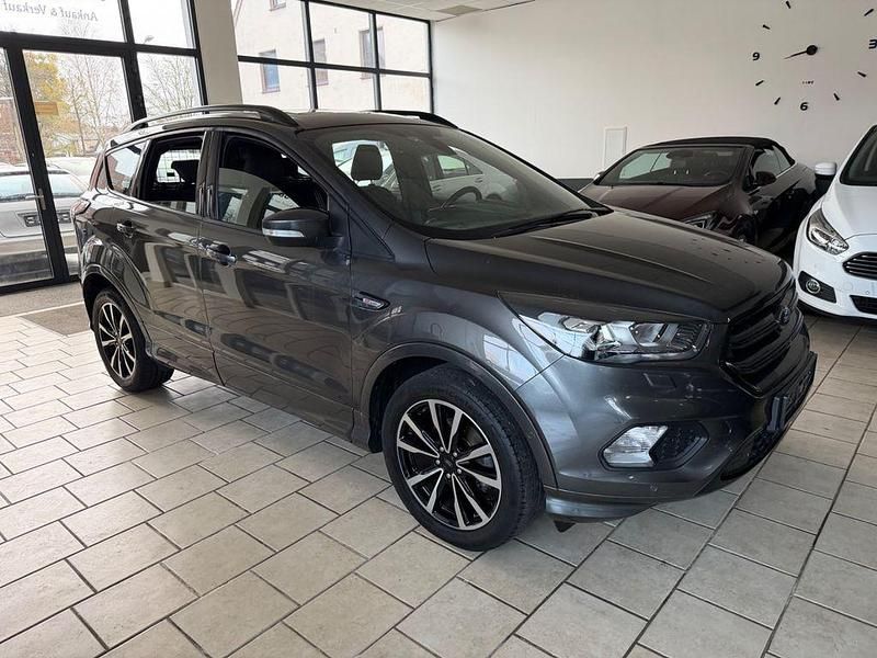 Gebraucht Ford Kuga ST-Line 150 PS (110 kW) 2018 Grau SUV