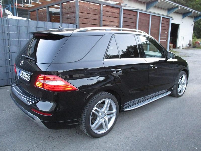 Gebraucht Mercedes ML500 408 PS (300 kW) 2015 Schwarz SUV