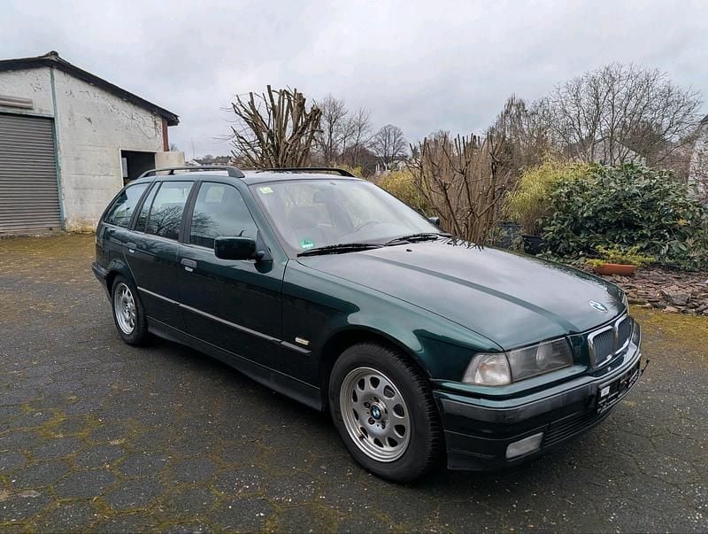 Gebraucht BMW 316 102 PS (75 kW) 1998 Grün Kombi