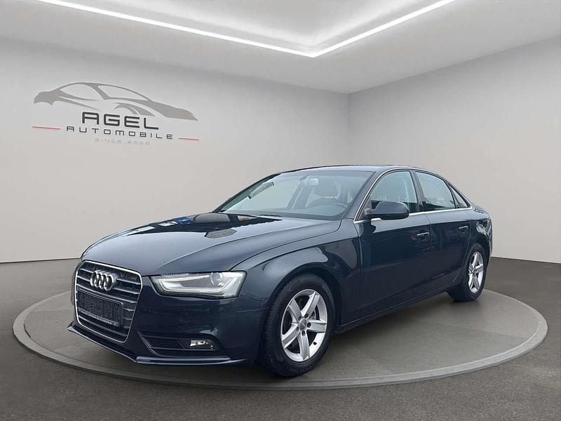 Mondscheinblau metallic Gebraucht 2012 Audi A4 Ambition Limousine | 7.900 € (Guter Preis) - Bild 1/4