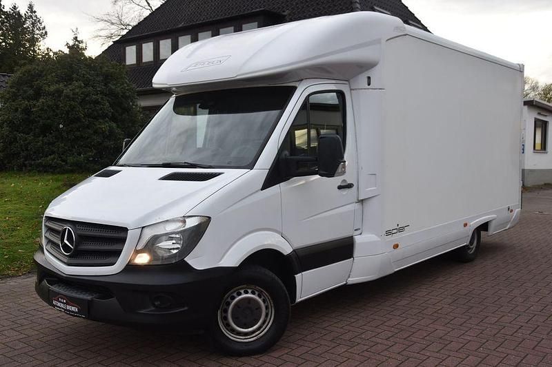 Weiß Gebraucht 2016 Mercedes 316 Van | 13.899 € (Fairer Preis) - Bild 1/4