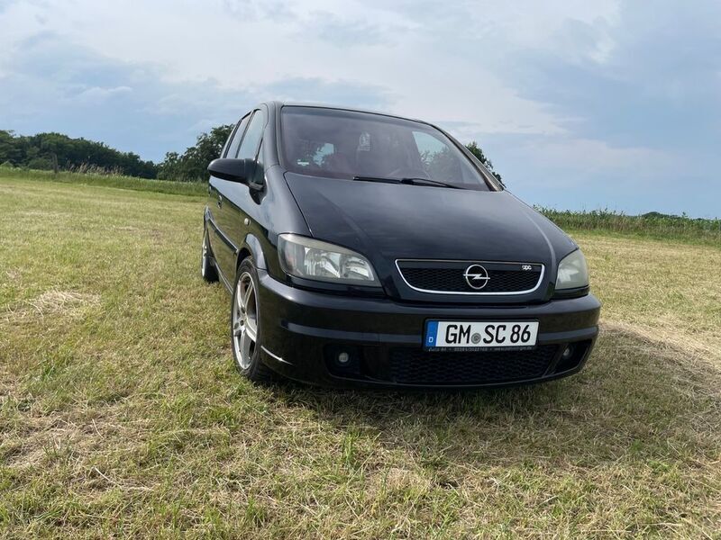 Schwarz Gebraucht 2002 Opel Zafira OPC Van / Kleinbus | 2.850 € (Guter Preis) - Bild 1/4