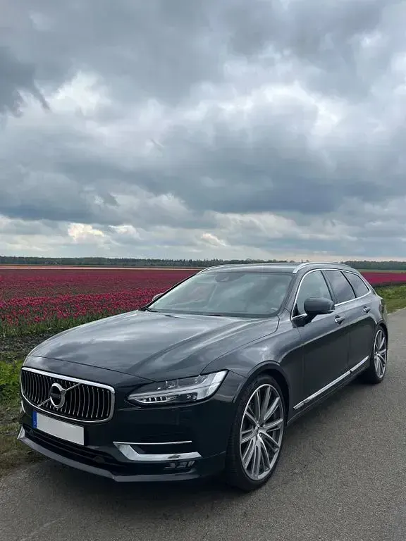 Gebraucht Volvo V90 Inscription 190 PS (139 kW) 2018 Grau Kombi
