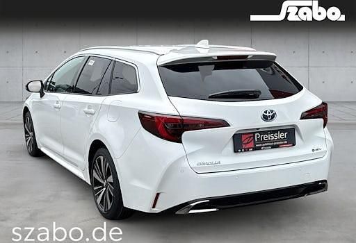 Neu Toyota Corolla 180 PS (132 kW) 2025 Weiß Kombi