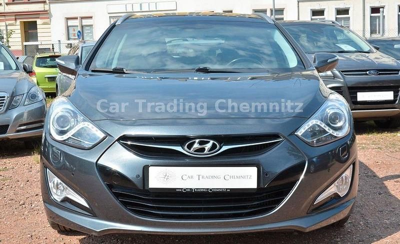 Gebraucht Hyundai i40 136 PS (100 kW) 2015 Grau Kombi