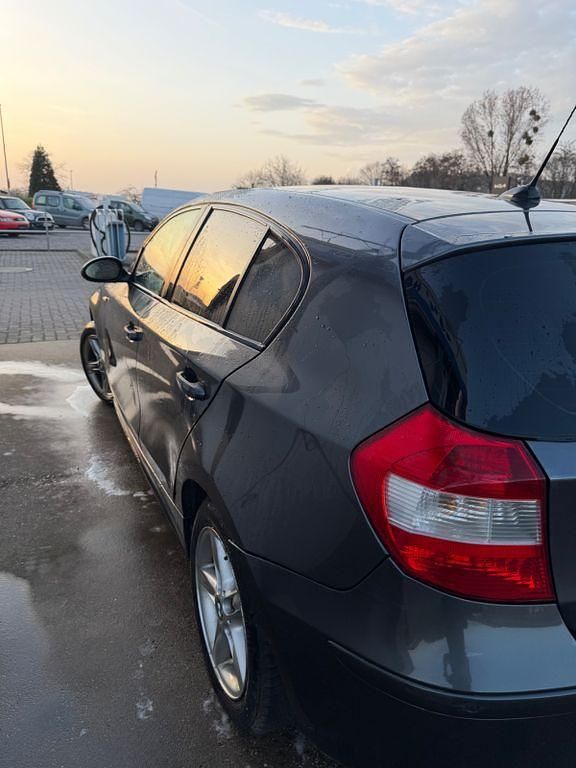 Gebraucht BMW 118 129 PS (94 kW) 2005 Grau Kleinwagen