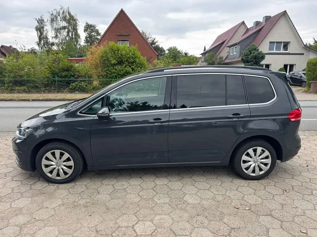 Gebraucht VW Touran 116 PS (85 kW) 2017 Grau Van / Kleinbus