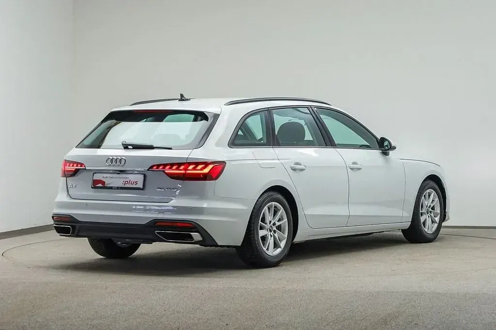 Gebraucht Audi A4 Basis 150 PS (110 kW) 2023 Gletscherweiß metallic (metallic) Kombi