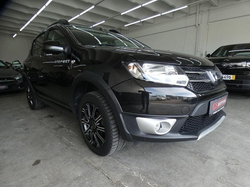 Gebraucht Dacia Sandero Prestige 90 PS (66 kW) 2013 Schwarz Limousine