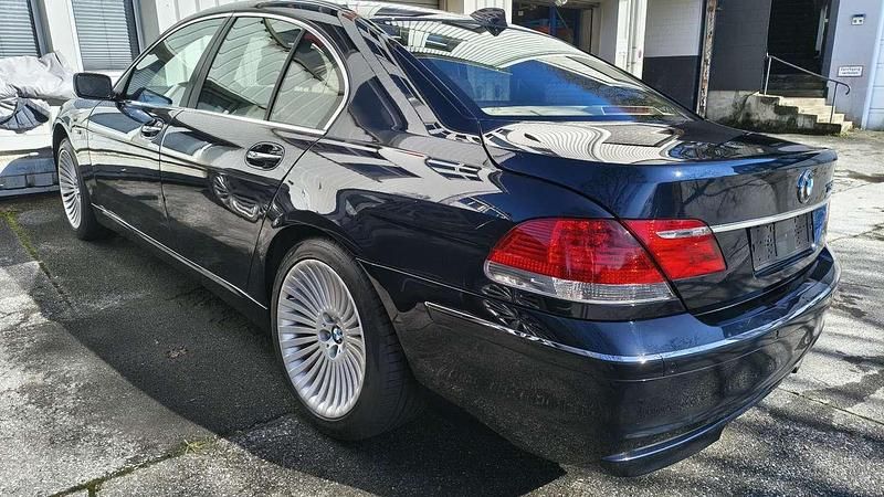 Gebraucht BMW 750 367 PS (269 kW) 2006 Blau Limousine