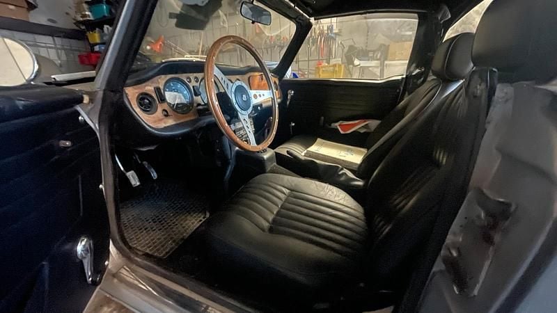 Silber Gebraucht 1969 Triumph TR6 Cabrio | 5.555 € - Bild 1/4