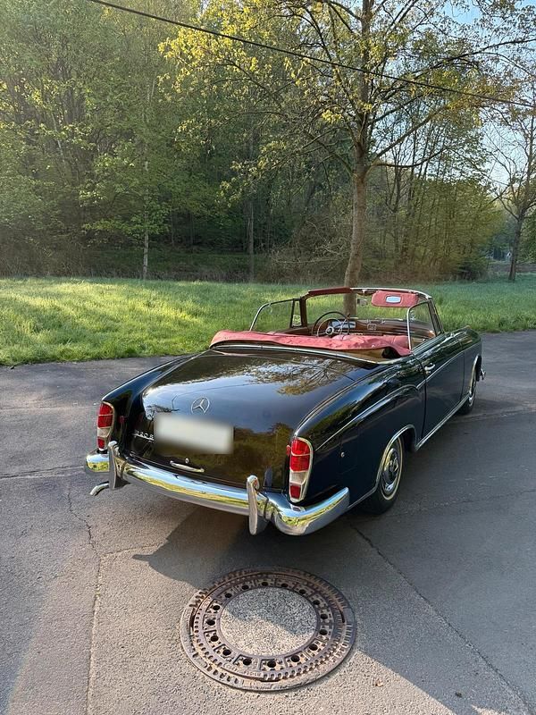 Gebraucht Mercedes 220 105 PS (77 kW) 1958 Schwarz Cabrio