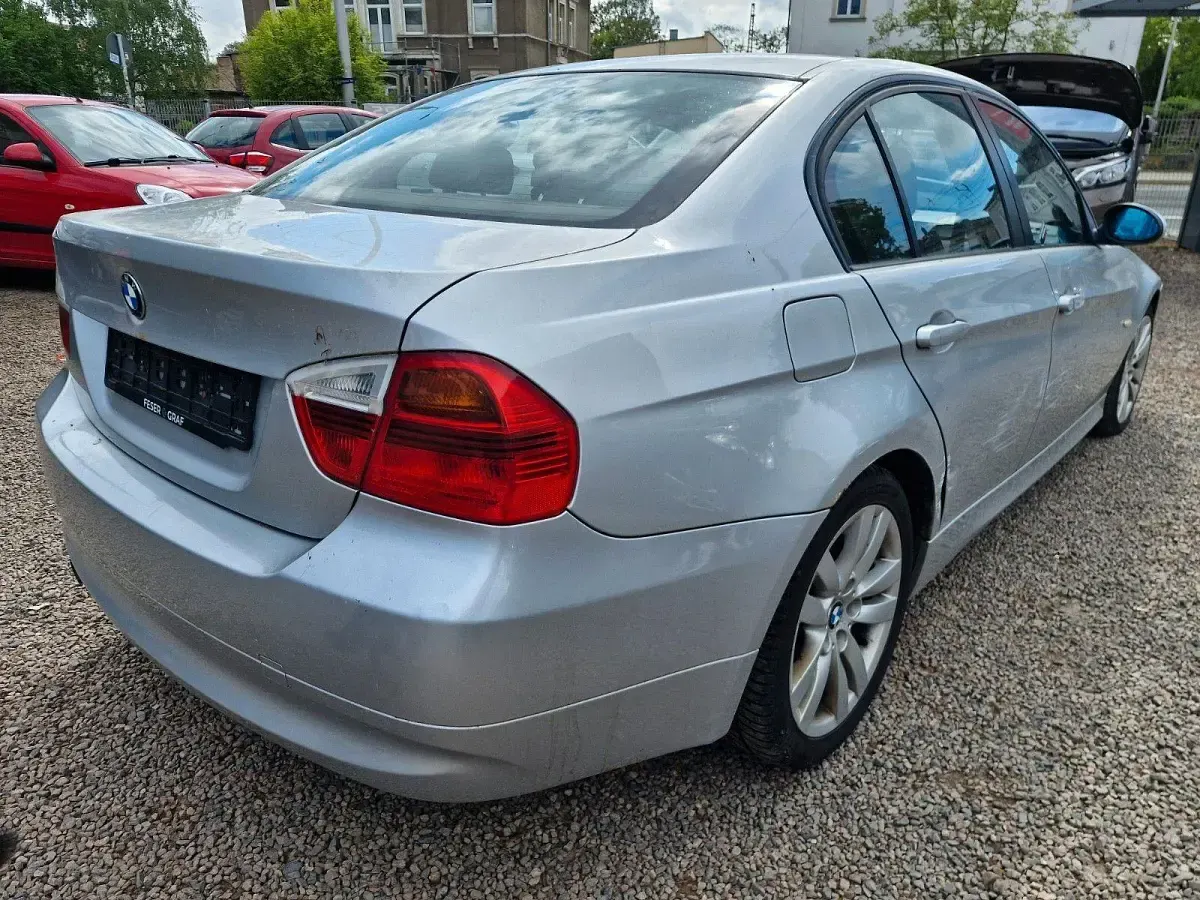 Gebraucht BMW 325 218 PS (160 kW) 2005 Silber Limousine