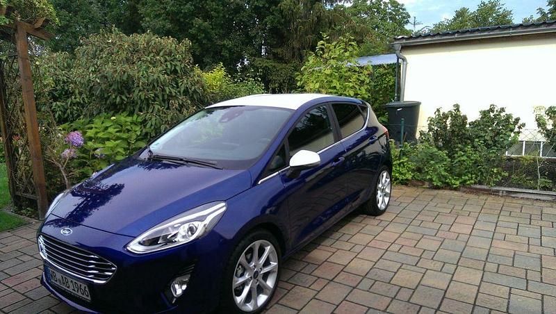 Gebraucht Ford Fiesta Titanium 101 PS (74 kW) 2017 Blau Kleinwagen