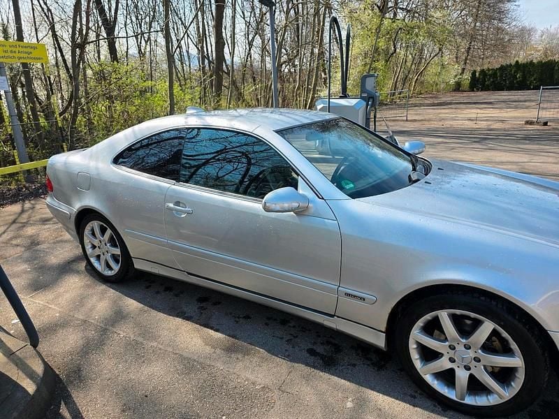 Gebraucht Mercedes CLK230 197 PS (144 kW) 2003 Silber Coupé