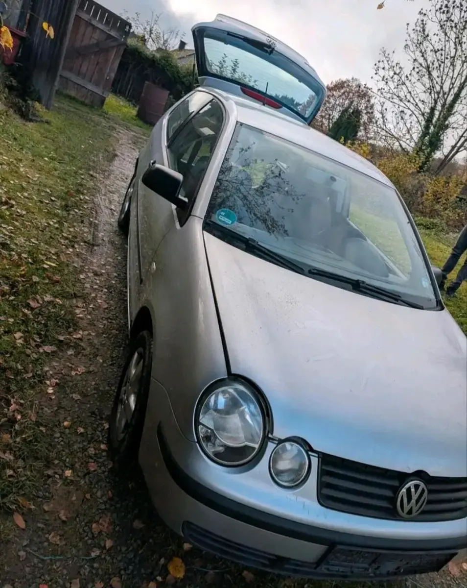 Gebraucht VW Polo 64 PS (47 kW) 2003 Silber Kleinwagen