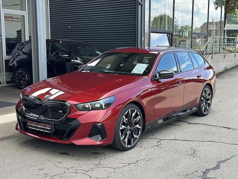Rot Gebraucht 2024 BMW i5 Performance Limousine | 69.990 € (Fairer Preis) - Bild 1/4