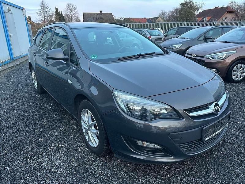 Gebraucht Opel Astra Selection 116 PS (85 kW) 2016 Plat.anthr./rogrey/0j:silbergr Kombi