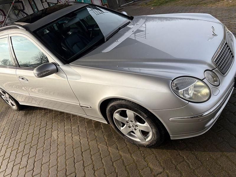 Gebraucht Mercedes E270 Avantgarde 177 PS (130 kW) 2004 Silber Kombi