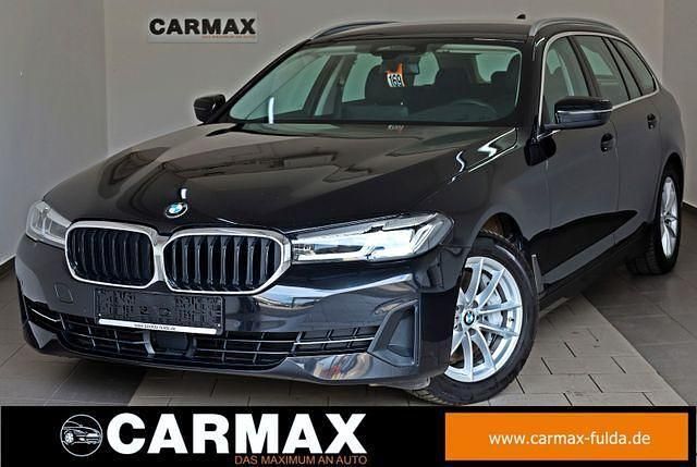 Schwarz Gebraucht 2022 BMW 530 Performance Limousine | 32.900 € (Superpreis) - Bild 1/4