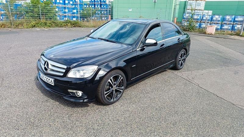 Schwarz Gebraucht 2008 Mercedes C350 Avantgarde Limousine | 8.300 € (Fairer Preis) - Bild 1/4