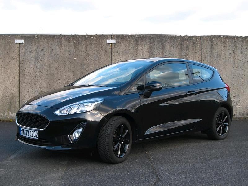 Schwarz Gebraucht 2019 Ford Fiesta Cool & Connect Kleinwagen | 8.700 € - Bild 1/4