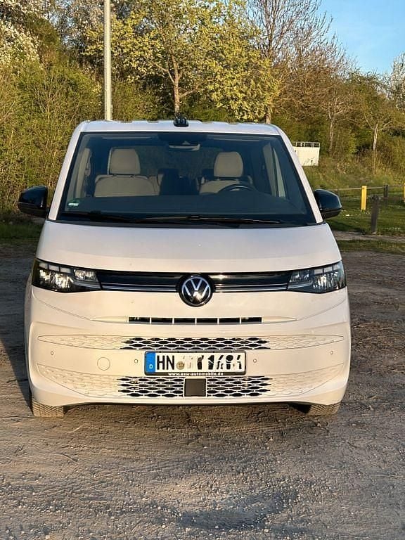 Begagnad VW Multivan Life 136 HK (100 kW) 2023 Vit Minibuss