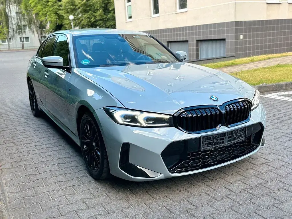 Gebraucht BMW 330 M Sport 286 PS (210 kW) 2024 Brooklyn grau metallic Limousine