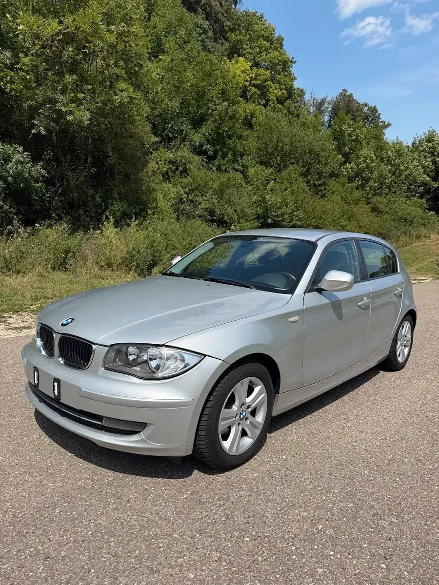 Gebraucht BMW 118 Advantage 143 PS (105 kW) 2011 Grau Kleinwagen