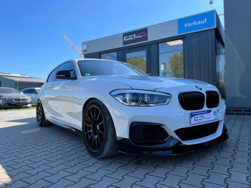 Weiß Gebraucht 2016 BMW M140 M Performance Limousine | 31.689 € - Bild 1/4