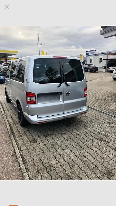 Gebraucht VW Caravelle 140 PS (102 kW) 2015 Silber Van / Kleinbus