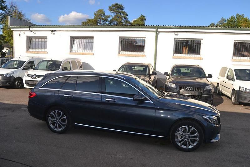 Gebraucht Mercedes C350e 211 PS (155 kW) 2015 Grau Kombi