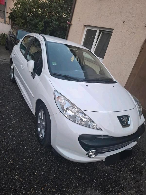 Gebraucht Peugeot 207 120 PS (88 kW) 2009 Weiß Kleinwagen