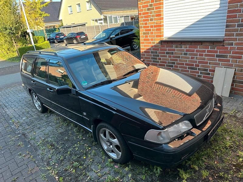 Schwarz Gebraucht 1998 Volvo V70 Kombi | 3.500 € (Superpreis) - Bild 1/4