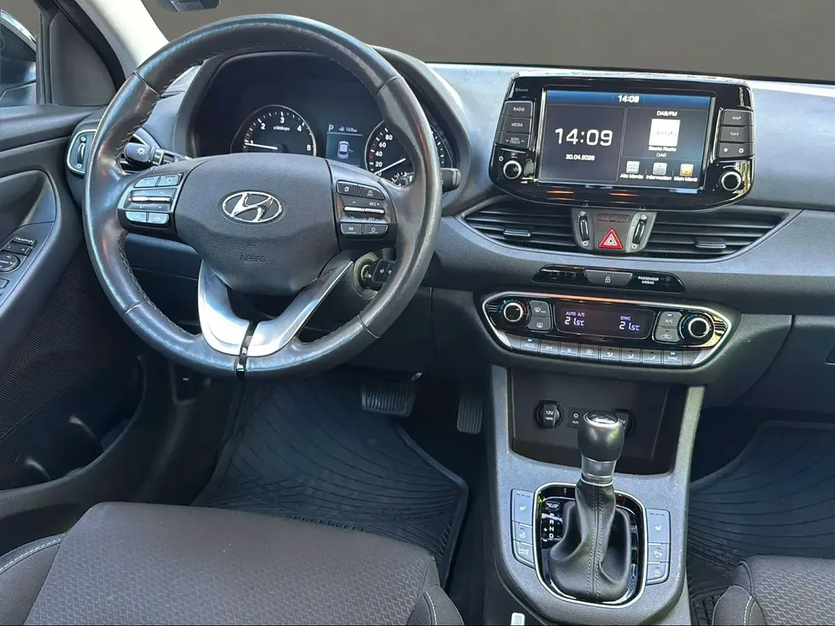 Gebraucht Hyundai i30 YES! 116 PS (85 kW) 2020 Weiß Limousine