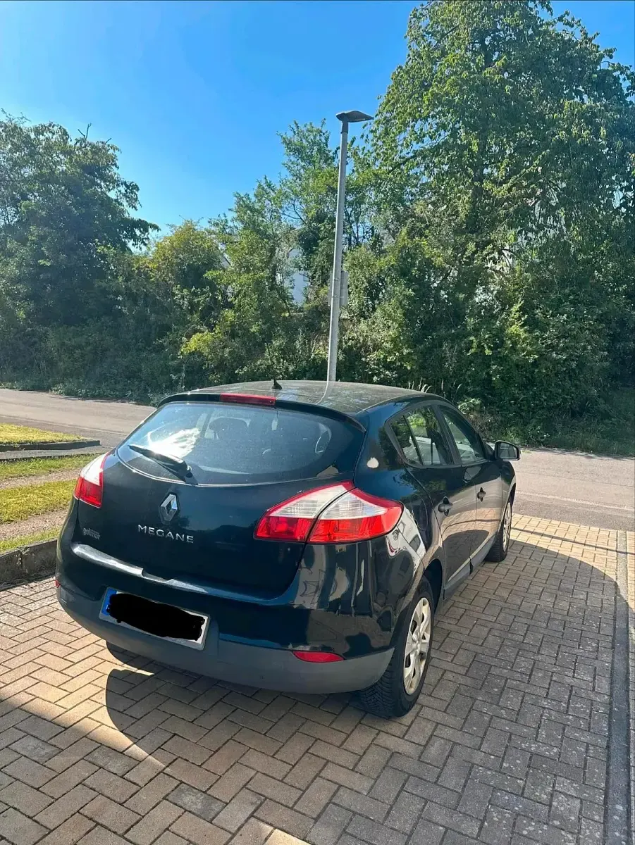 Gebraucht Renault Mégane III 100 PS (73 kW) 2011 Schwarz Limousine