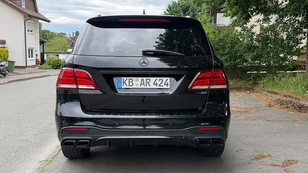 Gebraucht Mercedes GLE400 333 PS (244 kW) 2017 Schwarz SUV