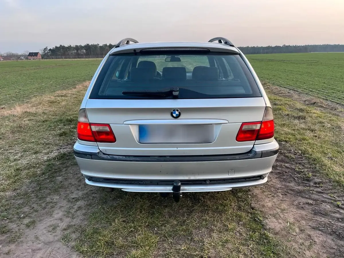 Gebraucht BMW 320 150 PS (110 kW) 2004 Silber Kombi