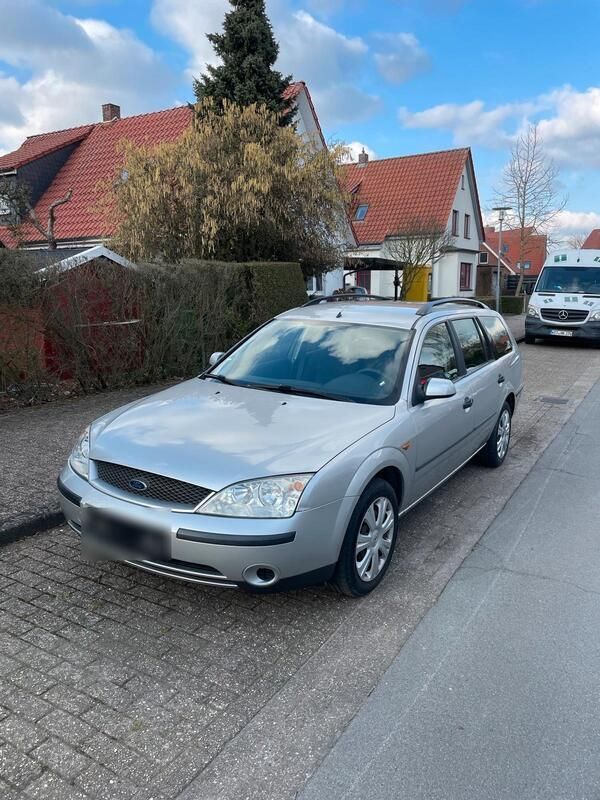 Grau Gebraucht 2002 Ford Mondeo Kombi | 900 € (Guter Preis) - Bild 1/4