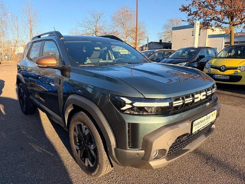 Neu Dacia Duster Extreme 101 PS (74 kW) 2025 Zedergrün SUV
