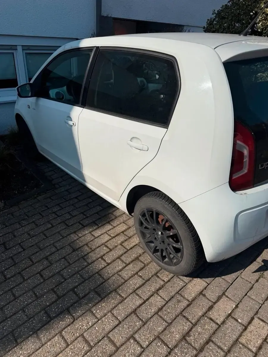Gebraucht VW up! 60 PS (44 kW) 2015 Weiß Kleinwagen