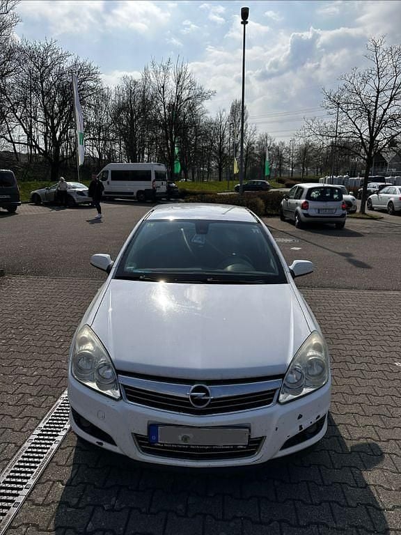Gebraucht Opel Astra 116 PS (85 kW) 2009 Weiß Limousine