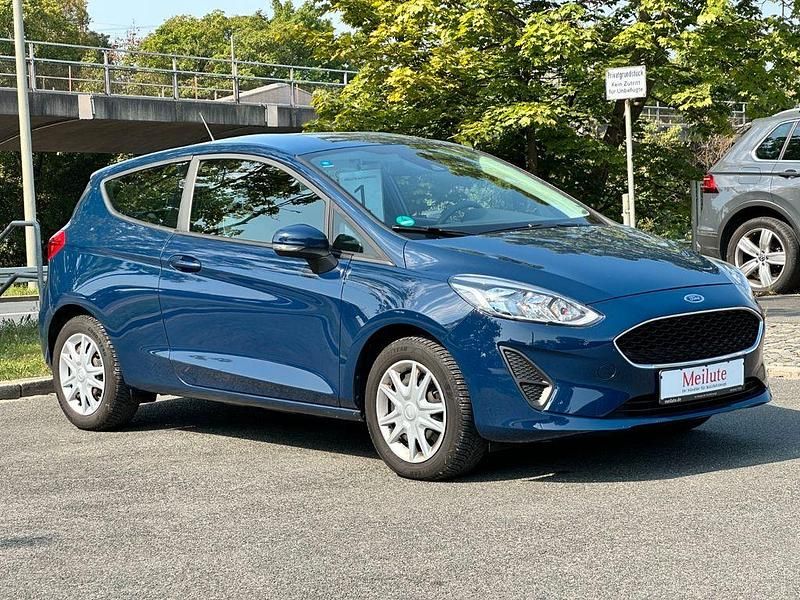 Blau Gebraucht 2018 Ford Fiesta Trend Kleinwagen | 5.200 € (Fairer Preis) - Bild 1/4