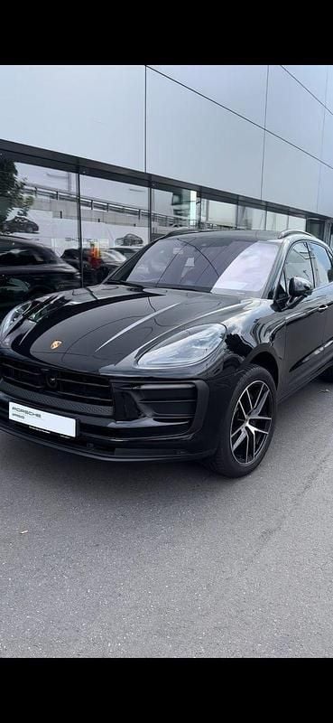 Schwarz Gebraucht 2021 Porsche Macan SUV | 49.990 € (Guter Preis) - Bild 1/3